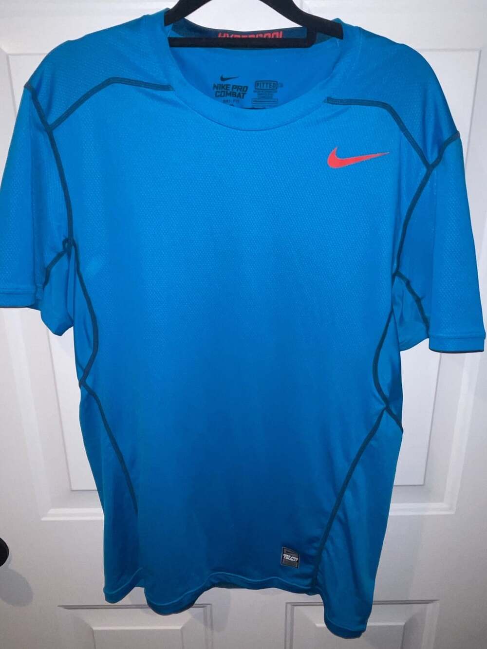 Nike Pro Combat Hypercool Fitted Size M Blue Athletic T-Shirt